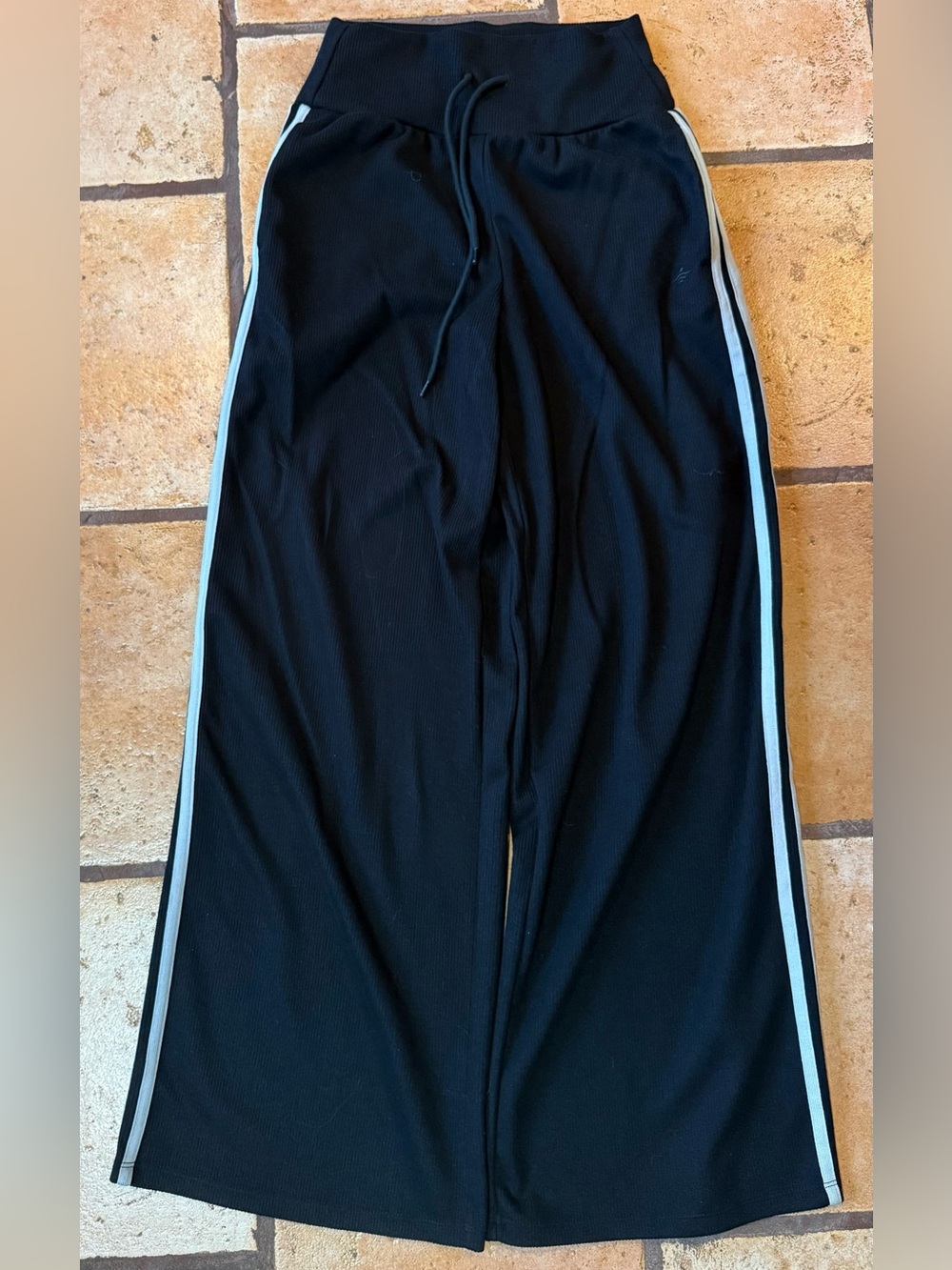 Halara Wide-Leg Black Track Pants with White Side Stripes Women’s Size Small